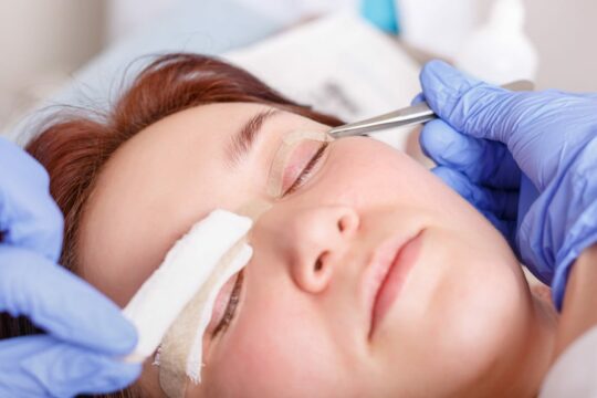 Scar cream can be used after eyelid surgery